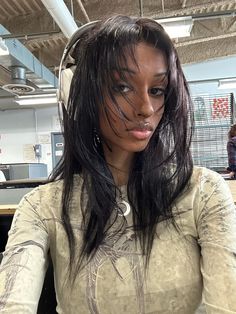 Black Person, Hair Reference, Messy Hairstyles, Pretty Woman, Hair Inspo, No. 2, Cute Hairstyles, Straight Hairstyles, Hair Inspiration