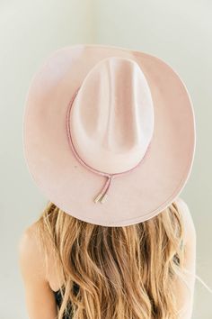 Ummm.... YES!! A timeless and on trend cowboy hat that’s crafted in a ivory faux suede with a coordinating rhinestone band wrapped around. Meet the Kenny Cowboy Hat. The crown is stiffened and shaped into a clean and ridged design. Hand made by artisans, incredible quality, faux suede, lined with satin underneath. The best part? It's super structured with an elastic band on the inside that is so comfortable! No hat sizing - OSFM (one size fits most) THE HAT:-Cowboy style hat, faux suede-Stiff br Chic Adjustable Hat Bands For Country Events, Trendy Adjustable Felt Hat For Rodeo, Trendy Fedora Hat Bands For Ranch, Western Aesthetic Outfits, Western Aesthetic, Cowboy Style, Rose Lights, Outfits With Hats, Hat Band