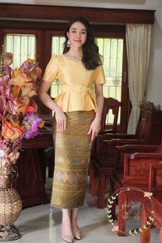 LAOS/THAI TRADITIONAL SILK BLOUSE SHIRTS - THAI TRADITIONAL CLOTHING AND DRESS Thai Traditional Clothing, Thai Dresses, Thai Silk Dresses, Batik Kombinasi, Cultural Fashion, Flower Garland Wedding, Thai Fashion, Thai Traditional Dress, Thai Silk