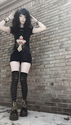 alt goth girl outfit inspo Tumblr Goth Outfits, Goth Gf Outfits, Alt Outfits With Jeans, Alternative School Outfits, Outfit Inspo Alternative, Alt School Outfits, Lazy Alt Outfits, Simple Alternative Outfits, Chubby Alternative Fashion