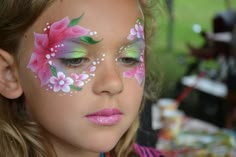 one stroke roos bloem Face Painting Flowers, Fairy Face Paint, Adult Face Painting, Make Carnaval, Girl Face Painting, Face Painting Tutorials, Festival Face, Face Painting Easy, Face Paint Makeup