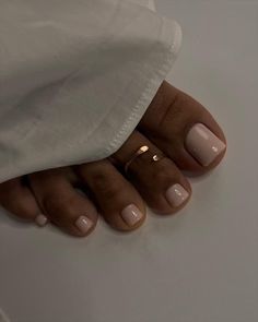 Brown Skin Pedicure, Nails Feet Pedicure Black Women, Black Toe Nails, Fall Pedicure, Fall Toe Nails, Nail Polish Colors Fall, Fall Nail Polish, Pedicure Colors, Toenail Polish