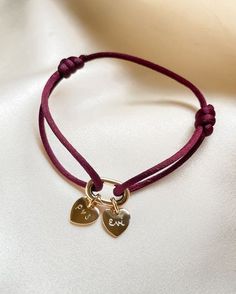 Wussten Sie, dass Sie dem Mon Chéri-Armband mehrere Anhänger hinzufügen können?🤩 Personalisieren Sie Ihren Lieblingsanhänger mit Initialen oder einem wichtigen Datum, um Ihr eigenes einzigartiges Schmuckstück zu kreieren♥️⁠ Cord Charm Bracelet, Wedding Flower Jewelry, Spiral Jewelry, Pretty Jewelry Necklaces, Mini Charm, Summer Bracelets, Classy Jewelry, Elegant Bracelet, Initial Bracelet