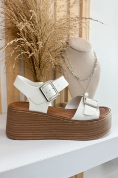 Maren Platform Sandals (White) - Happily Ever Aften