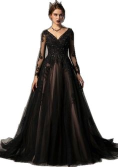 Queen Dress Royal Medieval Gold, Long Black Dress Princess, Green And Black Dress Formal, Medieval Black Dress, Black Royal Dress, Dark Fantasy Gown, Royal Dresses Queens Fantasy, Gaun Tulle, Gown Aesthetic