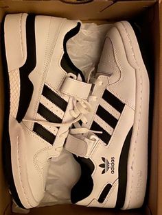 Adidas Forum Low, Forum Low, Dr Shoes, Adidas Forum, Shoe Wishlist, Nike Vintage, Shoe Inspo, Aesthetic Shoes, Swag Shoes