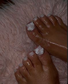 Nut White Toes, Flower Toe Nails, Henna Nails, Acrylic Toes, Acrylic Toe Nails, Pretty Toe Nails, Cute Toe Nails, Birthday Hair