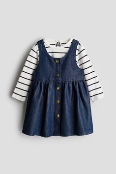 Fall Family Outfits, Toddler Girl Fall, Fall Family Photo Outfits, Dream Kids, Toddler Stuff, Autumn Family Photos, Flared Denim