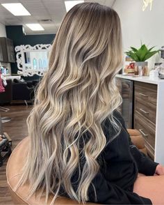 Blonde Hair Back To Brown, Brunette Honey Blonde Balayage, Blonde Hair With Brown Babylights, Medium Blonde Hair With Layers Mid Length, Blonde Highlights On Brown Hair Long, Bright Blonde Brown Roots, Balayage And Highlights Blonde, Reverse Balayage Long Hair, Foilyage Hair Vs Balayage