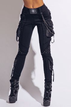 Tactical Fashion Women, Warrior Fashion, Combat Style, On The Side, Gotham, Aesthetic Clothes, Pretty Outfits