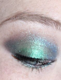 Green Iridescent Makeup, Ocean Themed Makeup, Ocean Inspired Makeup, Tiffany Blue Makeup, Turquoise Makeup Looks, Ocean Makeup Looks, Ocean Eyeshadow, Mermaid Core Makeup