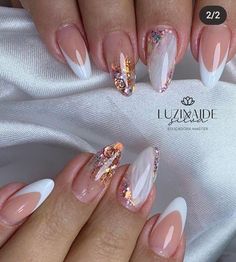 Elegant Almond Nails Classy Short, Apres Nails Design, Short Encapsulated Nails, Fancy Almond Nails, Foil Nail Art Designs Ideas, Unghie Sfumate, Makijaż Smokey Eye, Almond Acrylic Nails, Nail Designs Glitter