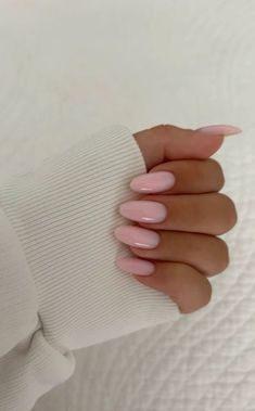 Simple Almond Nails Designs Neutral, Solid Colour Nails, Unghie Sfumate, Colorful Nails, Basic Nails, Her Nails, Nails Pink, Oval Nails, Neutral Nails