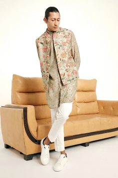 Shop for Project Bandi Green Malai Cotton Floral Print Bundi for Men Online at Aza Fashions Floral Menswear, Kurta Set For Men, Nehru Jackets, Western Wedding, Sleeveless Jacket, Wedding Service, Thread Work, Short Suit, Bride Bridal