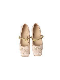 Elevate your everyday look with these charming square-toe flats, featuring delicate floral embroidery and a subtle vine strap detail. These flats combine style and comfort effortlessly, making them perfect for any occasion, from casual outings to semi-formal events. Material: High-quality mesh fabric with intricate floral embroidery Square-toe design for a modern and chic look Padded insole for all-day comfort Decorative vine strap for added elegance Flat heel for ease and comfort throughout the Embroidery Square, Floral Sandals, Floral Heels, Girls Heels, Glitter Heels, Floral Squares, Rhinestone Heels, Bow Heels, Summer Party Dress