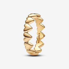 Give a gift from the heart with this 14k gold-plated ring. Expertly crafted with a row of hearts making up the band, this romantic design looks equally beautiful worn on its own or layered with contrasting Pandora rings. Give it as a gift for a meaningful way to express your love, or treat yourself to a piece you'll love wearing over and over. - Pandora Row of Hearts Ring - 14k Gold-plated unique metal blend - Sz. 5 Pandora Essence, Pandora Gold, Give A Gift, Charms Pandora, Engagement Rings Bridal Sets, Ringe Gold, Pandora Rings, Romantic Design, Free Bracelet