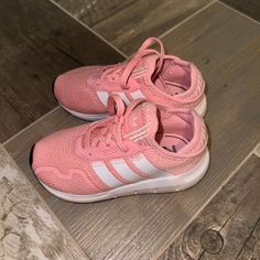 Little Girls Size 9 Adidas Sneakers. Never Worn Adidas Nmd R1 White, Adidas White Sneakers, Soccer Cleats Adidas, Velcro Sneakers, Striped Shoes, Adidas Girl, Shoes Sneakers Adidas, Pink Adidas, Running Shoes Sneakers