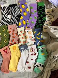 Socks Aesthetic, Silly Socks, Pajama Fashion, Cute Diy Room Decor, Funky Socks, Gift Inspo, Funny Socks, Cute Socks, Fashion Socks