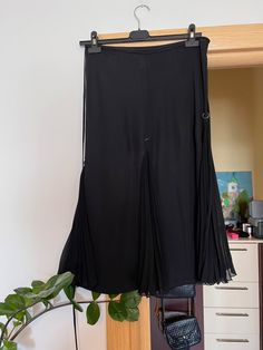 Great condition, without any issues Womens Skirts, Vintage Rock, Black Midi, Paco Rabanne, Vintage Skirt, Ukraine, Womens Skirt, Skirt, Clothes For Women