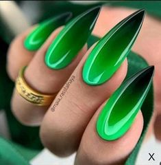 Green And Black Nail Art, Summer Stiletto Nails Ideas, Wild Nail Art, Beach Nail Art, Swirl Nails, Neon Green Nails, Abstract Nail, Green Nail Art