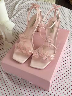 فستان زهري, Hak Tinggi, Heels Aesthetic, Fashion Shoes Heels, Cute Shoes Heels, Shoes Heels Classy, Heels Classy