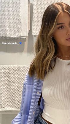 Mid Length Hair Brown With Highlights, Simple Natural Highlights, Mid Length Lob Straight, Blonde Balayage Shorter Hair, 90s Balayage Hair, Mid Length Light Brown Hair Balayage, Mid Length Hair With Layers Blonde Highlights, Caramel Medium Length Hair, Bronde Caramel Hair