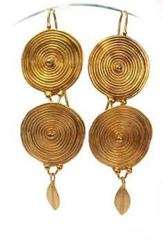 Greek Discs Earrings 14K Gold by Vered Laor  by VeredLaorJewelry, $1150.00 Diamond Long Earrings, Imperiul Roman, Gold Disc Earrings, Ancient Greek Jewelry, Ancient Jewellery, Real Gold Jewelry, Greek Jewelry, Gold Disc, Solid Gold Earrings