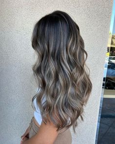 Kacie Nguyen on Instagram: "L y n n a 🫶🏼 @lynnnac #sunkissedsalon#hairbykacie#babylights#asianhair#blended#bayareahairstylist#sanjosehair#hairinspo#goodhair#beigeblonde#longlayers#haircut#textured#oribeobsessed#colormelt" Babylights Brunette Ashy, Fall Babylights Hair, Light Bolyoge, Ashy Blonde And Brown Hair, Winter Hair Color Balayage, Peek A Boo Balayage, Balayage Hair With Dark Roots, Ash Brown Balayage Asian, Blonde Hair Balayage Dark Roots