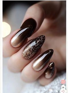 Fall Magnetic Nails, Black Chrome Ombre Nails, Halloween Chrome Nails, Fall Chrome Nails Designs, Fall Chrome Nail Colors, Chrome Fall Nails, Gel Nails Chrome, Fall Chrome Nails, Fall Manicure Ideas