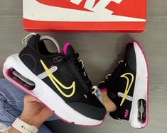 Sport Shoes Women, Makeup Makeover, Sports Shoes, Shoes Women, Bedroom Design, Womens Sneakers, Sport Shoes, Women Shoes, Nike