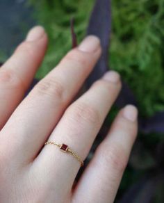 Simple Ring Design, Diamond Accessories, Sparkly Jewelry, Gold Rings Fashion, Gold Ring Designs, Gold Rings Jewelry, Gold Jewelry Simple, Jewelry Design Earrings, Silver Jewels