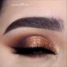 Stunning Eye Makeup, Golden Eye Makeup, Fall Eye Makeup, Flower Makeup, Beautiful Eye Makeup, Makeup Eye Looks, Creative Eye Makeup, Smokey Eyes, Natural Eye Makeup