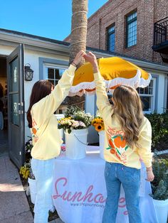 Our *EXCLUSIVE* Sunhoney Florida Orange Sweatshirt in Yellow is perfect to wear on those chilly spring and summer nights. Get some Vitamin C with this Sunhoney Florida Orange Sweatshirt in vibrant yellow! Designed exclusively by Sunhoney, and printed on Comfort Colors, this sweatshirt will keep you cozy and stylish all year long. Don't miss out on this slice of sunshine! Product is made to order: available for pick up/ships in 2-4 business days Content: 80% Cotton 20% Polyester Fit: TTS Model we Spring Beach Cotton Sweatshirt, Spring Beach Long Sleeve Sweatshirt, Spring Long Sleeve Sweatshirt For Beach, Fun Yellow Fall Tops, Fun Yellow Tops For Fall, Spring Beach Crew Neck Sweatshirt, Spring Beach Sweatshirt With Crew Neck, Crew Neck Sweatshirt For Beach In Spring, Spring Crew Neck Sweatshirt For Day Out