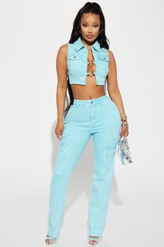 Cropped Blue Jeans With Pockets, Cropped Blue Denim Vest With Pockets, Blue Cropped Jeans With Pockets, Trendy Cropped Blue Denim Vest, Fitted Blue Cargo Jeans For Spring, Blue Fitted Cargo Jeans For Spring, Cropped Denim Vest, Utility Jeans, Makeup Makeover