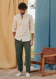 Green Chino Outfit Men, Green Trousers Outfit Men, Mike Aesthetic, Linen Pants Outfit Men, Casual Wedding Outfit Guest, Mens Wedding Guest Outfit, Men Wedding Attire Guest, Green Trousers Outfit, Wedding Guest Outfit Men