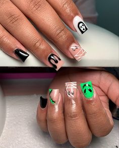 Spooky Short Nail Designs, Halloween Sets Nails Short, Short Nails Spooky, Spooky Halloween Nails Acrylic Short, Fall Themed Short Nails, Spooky Short Nails Acrylic, Halloween Short Nails Acrylic, Fall Nails Acrylic Short Square, Spooky Nails Short Square