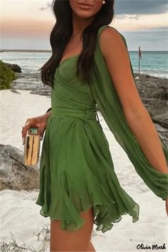 Olivia Mark - Alluring Long Sleeve Party Dresses with Green Pattern Luxury Party Dress, Dirndl Outfit, Date Night Outfit Ideas, Night Outfit Ideas, Perfect Date Night, Luxury Party, Pleated Mini Dress, Christmas Party Dress, Mini Robes