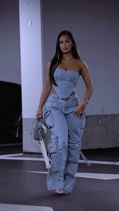 Chic Business Outfits For Women, Denim Night Out Outfit, Denim Corset Outfit Black Women, Emma Hallberg Outfits, Full Denim Outfit Women, Dj Fits, Denim Outfit Black Women, Denim Corset Outfit, Denim Outfits For Women