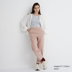 Uniqlo Ankle Pants Women Outfit, Uniqlo Cotton Relax Ankle Pants Outfit, Uniqlo Outfit Ideas, Ankle Pants Outfit, Uniqlo Women Outfit, Ankle Pants Women, White Joggers, Pink Joggers, Relax Pants