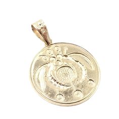 About This Piece: Metal: 18k yellow gold  Pendant Size:  Full Size: 22mm x 31mm  Bale Size: Can be worn with 2mm chain  Weight: 2.7 grams  Hallmarks: 1996 A21 750 (Lalaounis Logo) Greece    Please refer to the dimensions in the description above for accurate measurements. Please reach out to the seller with any questions on dimensions or fit prior to purchase. Ceremonial Yellow Gold Tarnish-resistant Jewelry, Traditional Collectible Yellow Gold Jewelry, Ceremonial Large Pendant Yellow Gold Jewelry, Ceremonial Yellow Gold Jewelry With Large Pendant, Yellow Gold Coin-shaped Jewelry With Polished Finish, Polished Yellow Gold Coin Jewelry, Ceremonial Yellow Gold Coin Jewelry, Yellow Gold Coin Jewelry With Polished Finish, Polished Finish Yellow Gold Coin Jewelry