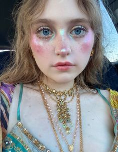 Creative Everyday Makeup, Maximalism Makeup, Trolls Makeup, Cutesy Makeup, Extravagant Makeup, Dreamy Makeup, Glittery Makeup, Funky Makeup, Unicorn Makeup