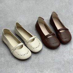 Elevate your wardrobe with these timeless Summer Slip-On Retro Handmade Leather Women Shoes. Crafted from the finest leather, they boast a classic and chic look. An exclusive design with chic details, these shoes will take any look to the next level. Summer Retro, Barefoot Shoes, Comfortable Flats, Round Toe Heels, Comfy Shoes, Underworld, Rubber Heels, Handmade Leather, Low Heels