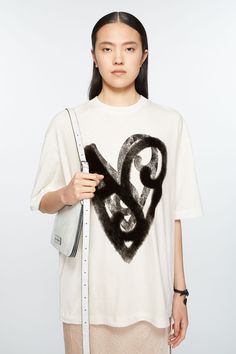 Oversized Heart Graphic T-shirt With Crew Neck, Oversized Heart Graphic T-shirt For Streetwear, Oversized Heart Graphic Crew Neck T-shirt, Oversized Crew Neck T-shirt With Heart Graphic, Oversized Tops With Heart Graphic For Streetwear, Oversized Heart Graphic Top For Streetwear, Logo Heart, Suit Jacket Dress, Denim T Shirt