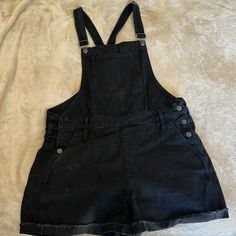 Nwot Madewell Overall Shorts In Black. 100% Cotton. 20” Across Waist; 4” Unrolled Inseam/3” Rolled Inseam. Shorts Overalls, Overall Shorts, Madewell, Overalls, Women Shopping, Black, Color