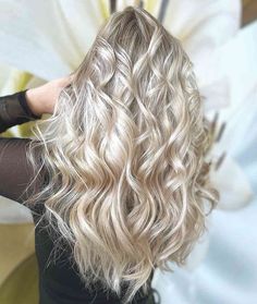 56 Examples That Prove White Blonde Hair Is In for 2024 Spring 2023 Hair Trends Blonde, 2023 Hair Color Trends For Women Blonde, Blonde Trends 2023, Spring Blonde Hair 2023, 2023 Blonde Hair, Platnium Blonde Hair, Summer Blonde Hair Color, Dark Brown Hair With Blonde, White Blonde Hair Color