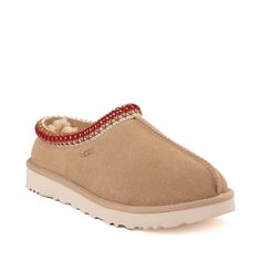 Ugg Tasman Chestnut, My Christmas Wishlist Gift Ideas, Ugh Slipper, Beach Wishlist, Ugh Tasman, Ugg Tasmans, Tasman Uggs Outfits, 2025 Wishlist, Red Uggs