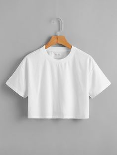 Urban Tshirt Design, Ladies Crop Top, Plain White Shirt, Cropped White Tee, 2024 Wishlist, Cropped Graphic Tees, Blouse Casual Fashion