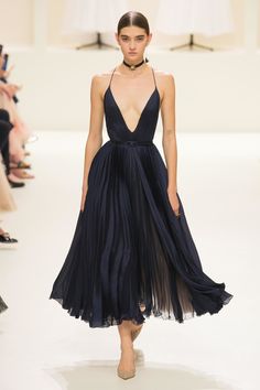 Dior Parfum, Christian Dior Haute Couture, Dior Haute Couture, Couture Mode, Christian Dior Couture, Beauty Dress, Dior Couture, Fashion Week Runway