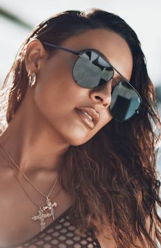 Tinted lenses exude an aura of mystery in this slightly smaller take on the coveted High Key sunglasses, for a chic look that flatters a wide range of face shapes. Desi Perkins, Quay Australia Sunglasses, Black Aviator Sunglasses, Quay Sunglasses, Cute Sunglasses, High Key, Beach Sunglasses, Black Aviators, Enjoy Your Day