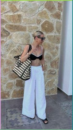 Swimming Pool Outfit, Cancun Outfits, Pool Outfits, Pool Party Outfits, Beachy Outfits, European Summer Outfits, Summer Beach Outfit, Looks Street Style